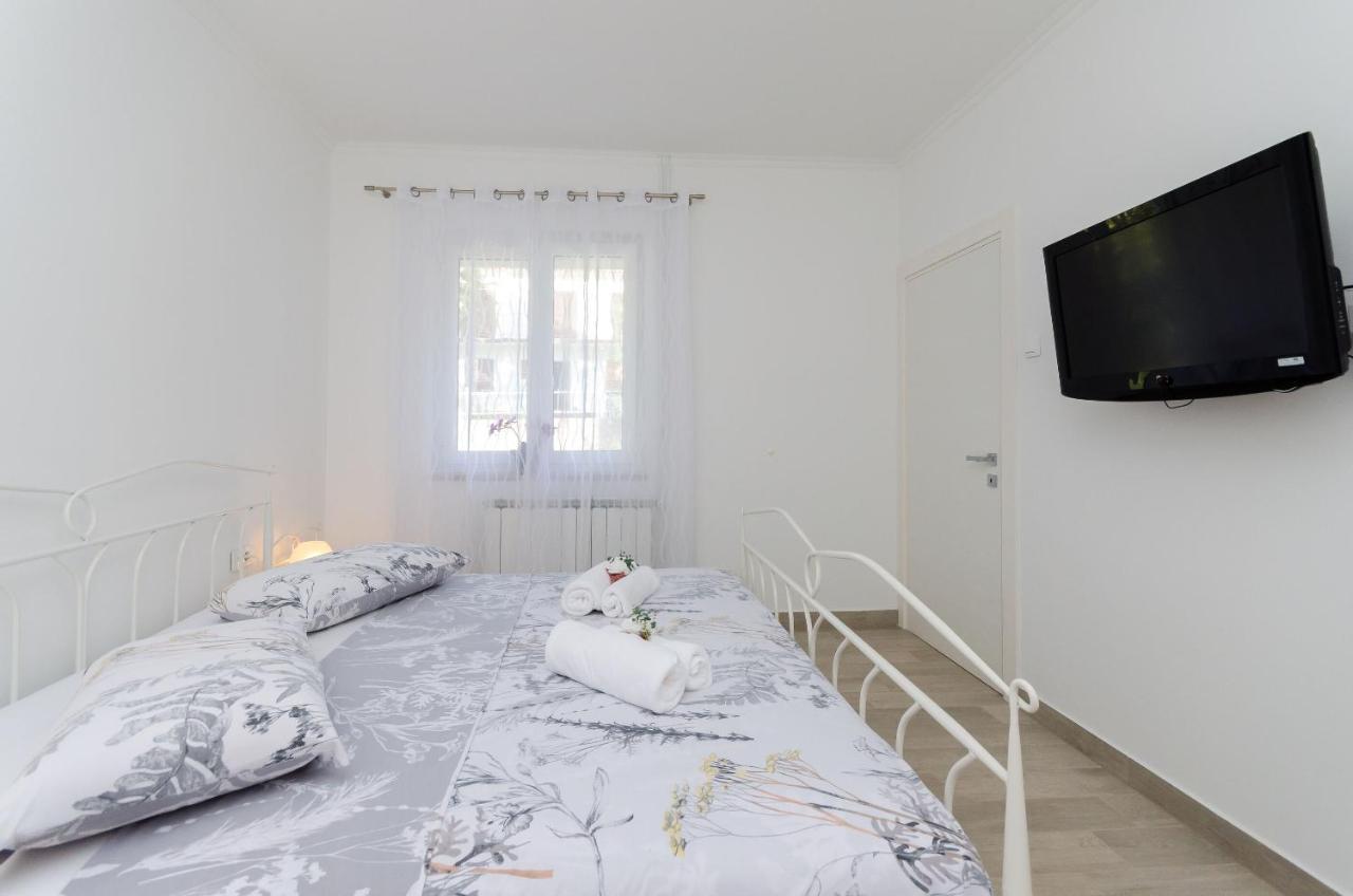 Apartment Zdenko Rovinj Exterior photo